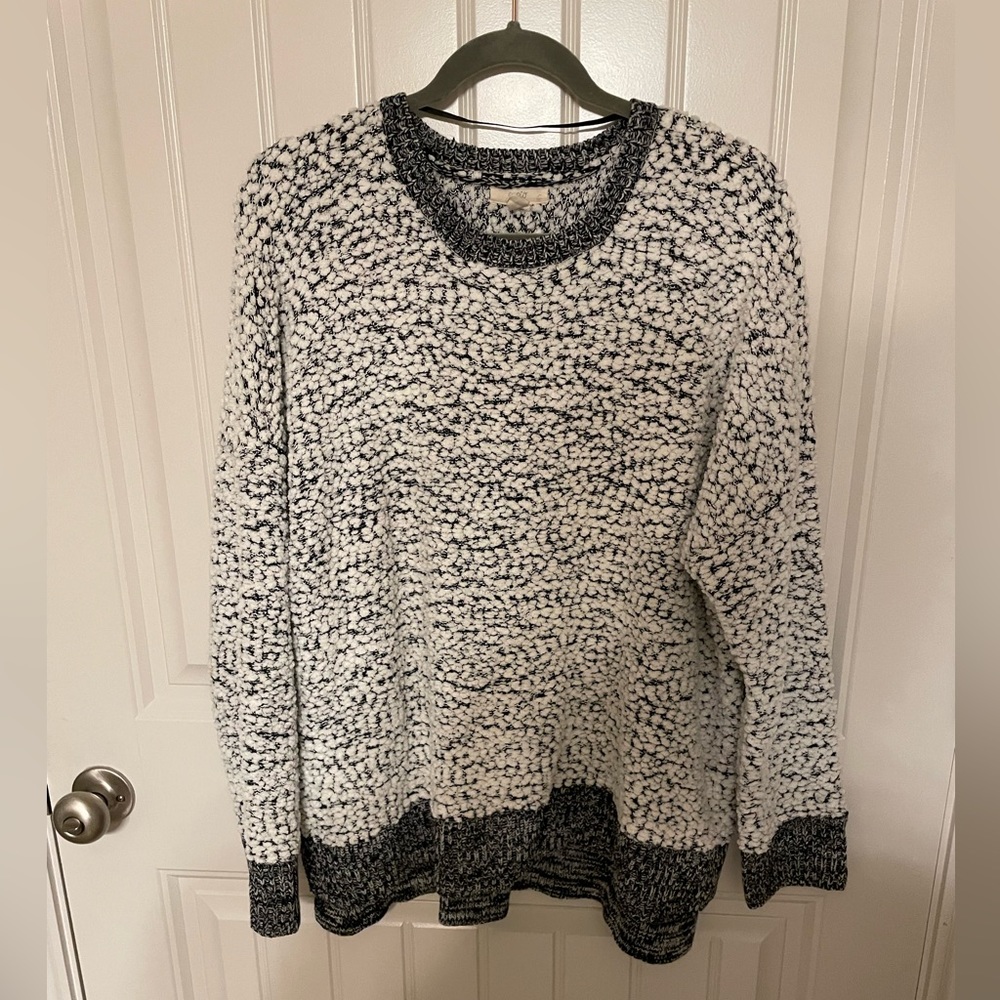 NWOT Crewneck Fuzzy Sweater